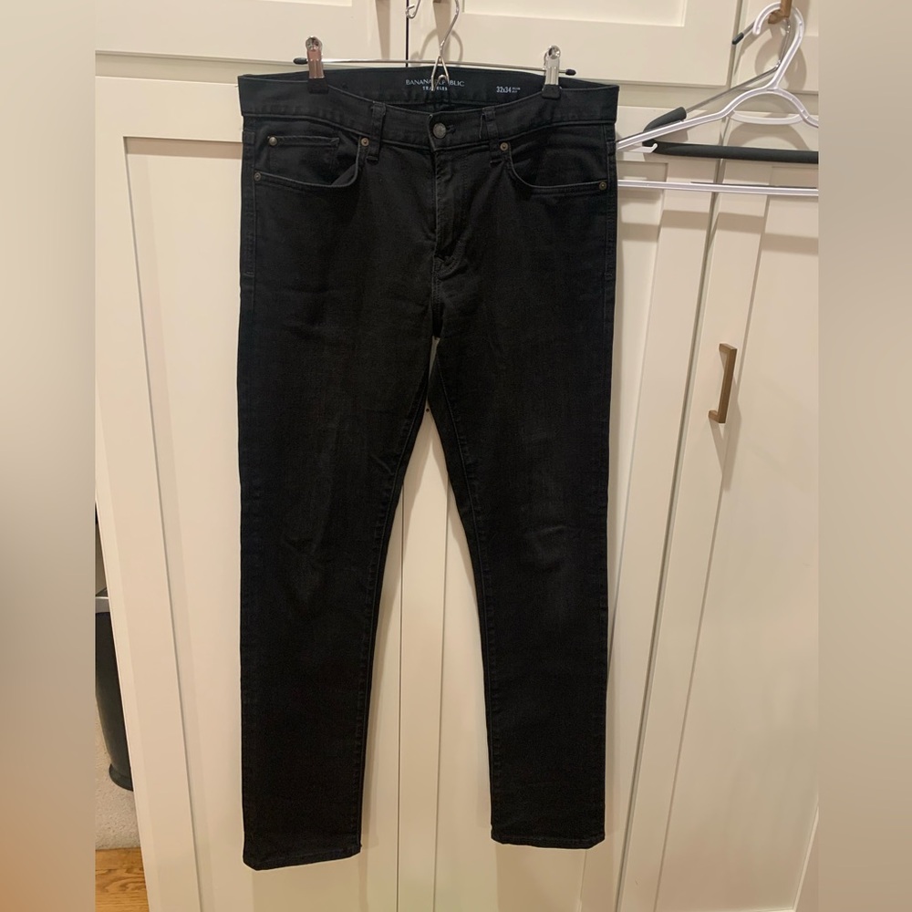 Banana Republic Traveler jeans. Black. 32x34.